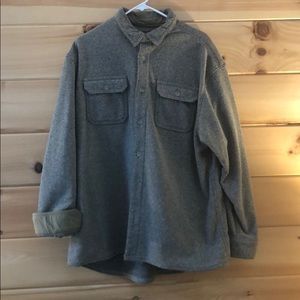 Men’s Cabela’s heavyweight shirt jacket.